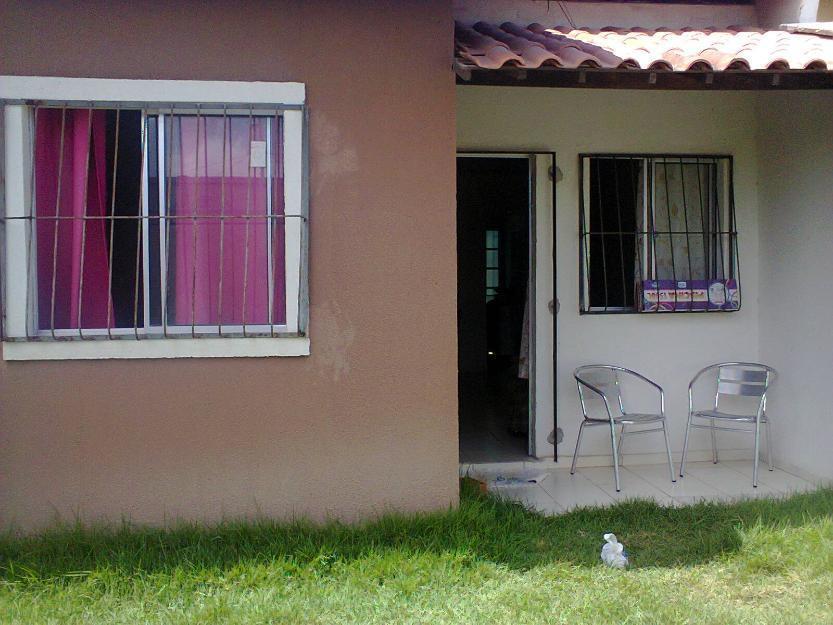 Procura-se  estudante mulher para dividir casa mobiliada próx. à UFAL