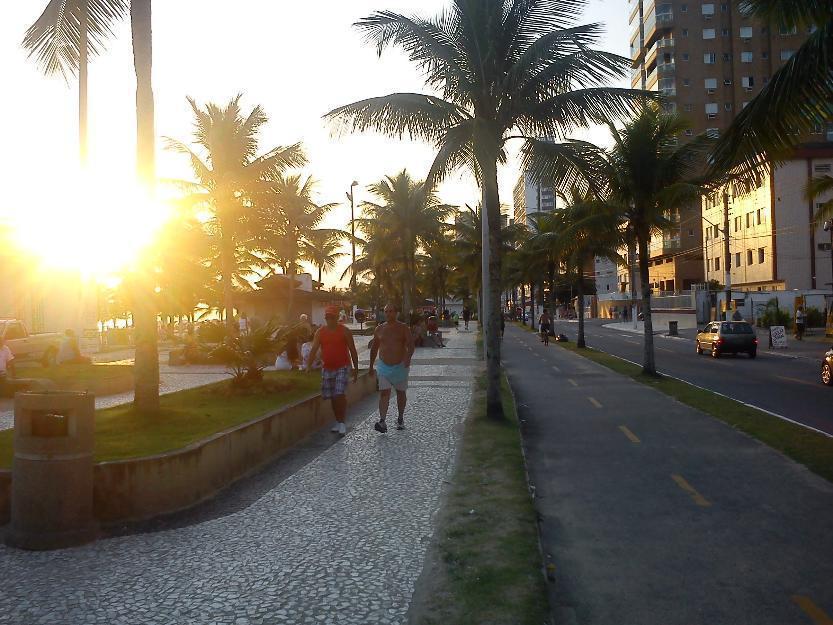 Térreo a 50 Mts da Praia - 2 Qts c/ Suíte