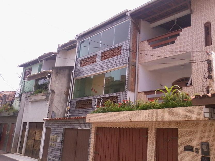 Apartamento 3/4 em Itapuã  boa localização.