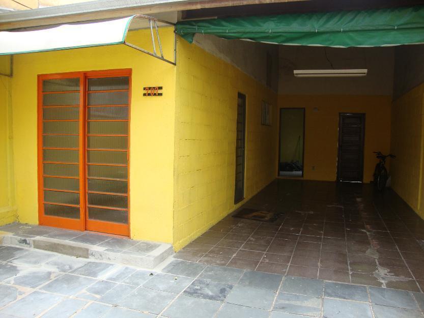Casa Comercial na Av Iguape