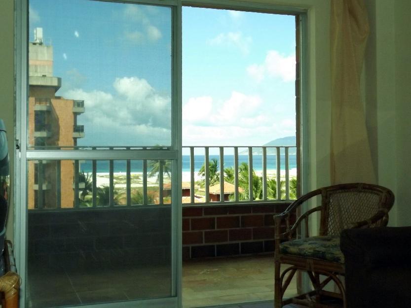 Apartamento 3 qrtos, vista Praia do Forte, condominio c/ piscina, sauna e churrasqueira