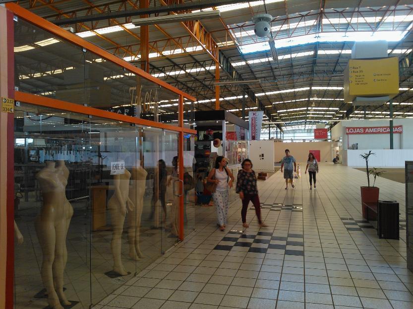 Loja Polo Comercial de Caruaru, 25 m2 em setor e rua movimentada, de esquina.