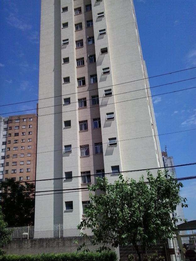 Bonito apartamento em prédio de torre única no Belénzinho.