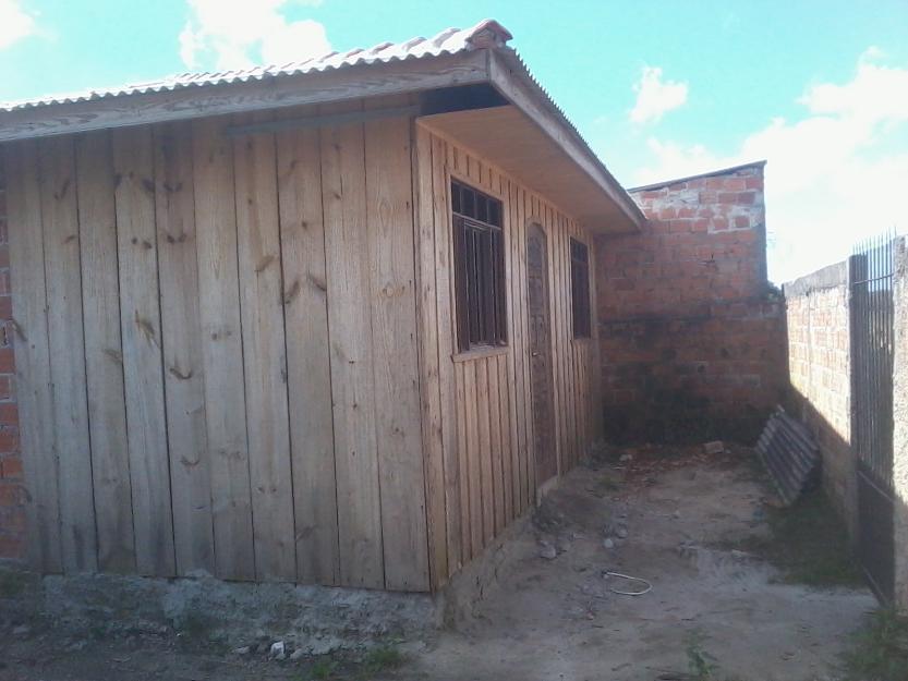 Terreno com casa no bairro Jardim tropical, Piraquara, com casa em madeira em cima