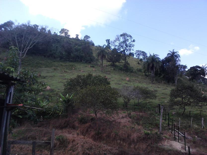 Sitio em rio manso divisa com itatiaiuçu a 3 km da 381