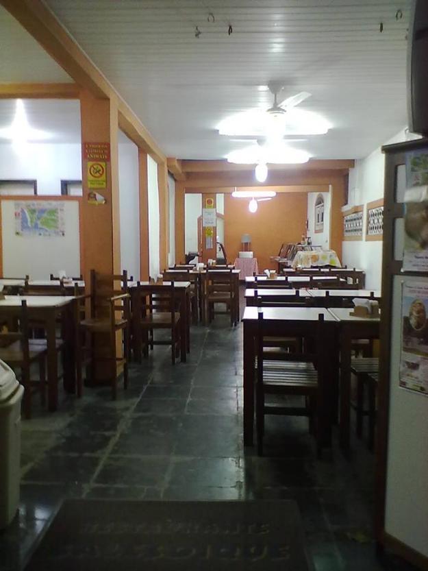 Restaurante no centro de saquarema