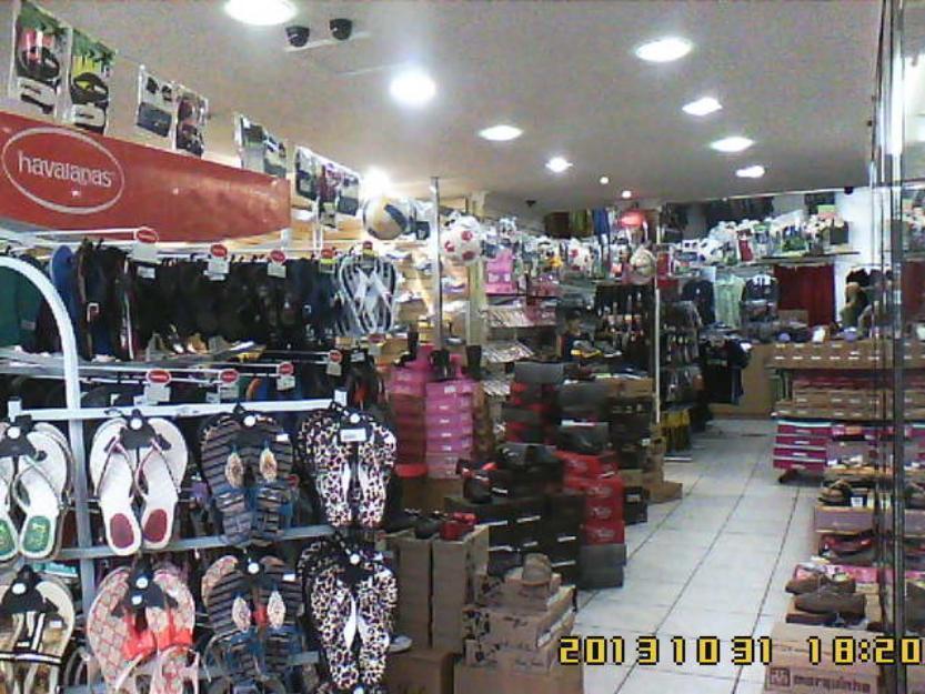 loja de calçados e roupas