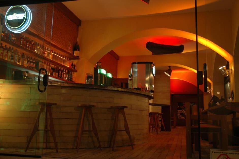 Lindo bar na Granja Viana, bairro nobre a 15 km de São Paulo.