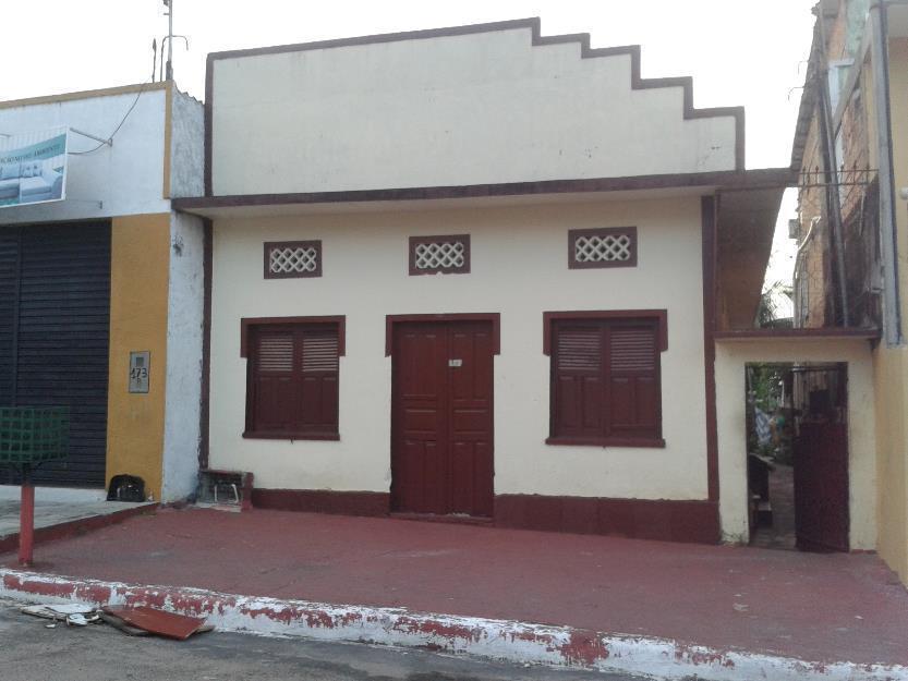 casa e terreno Educandos medindo160x8  para super mercado igreja ou estacionament