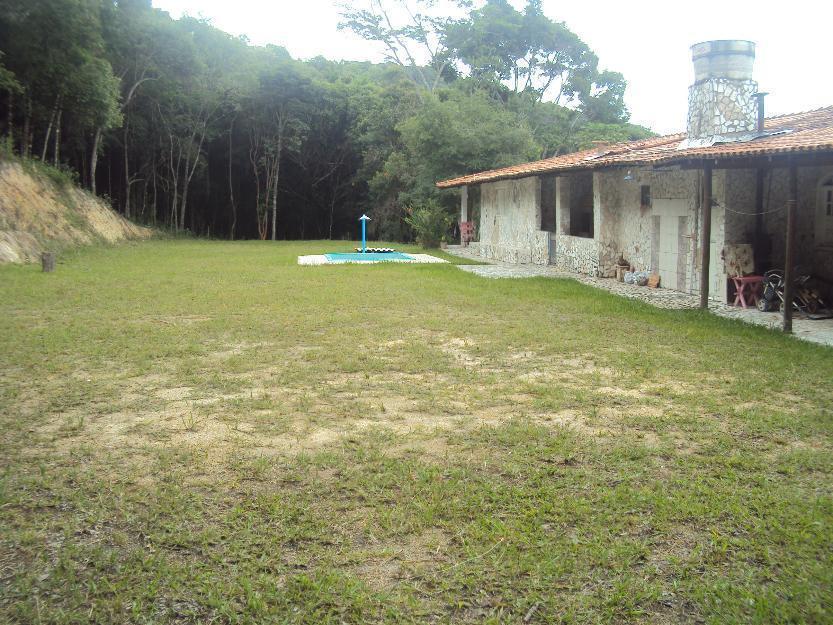 Casa de campo a a 65 km de bh com uma linda reserva ecológica em condomínio fechado