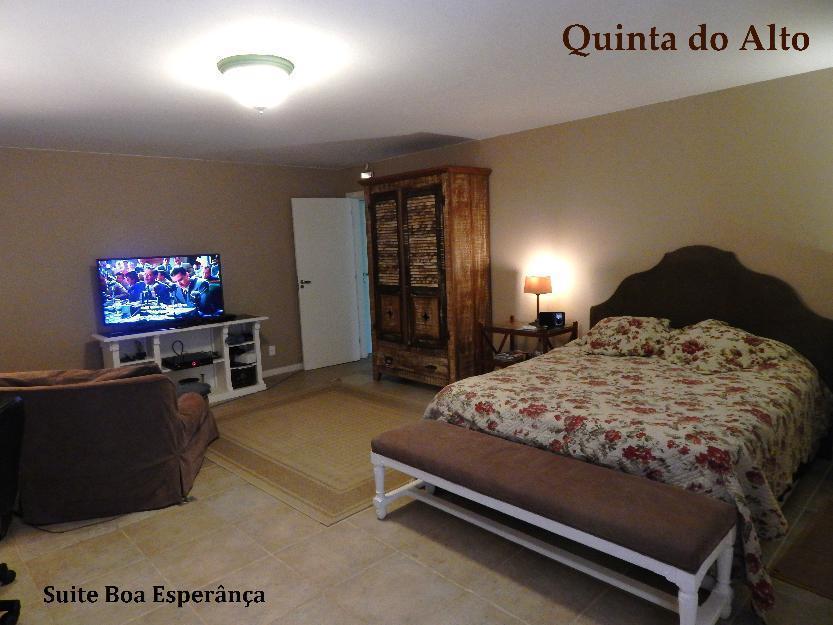 Linda suite e sala na Quinta do Alto, no melhor Vale de Itaipava !