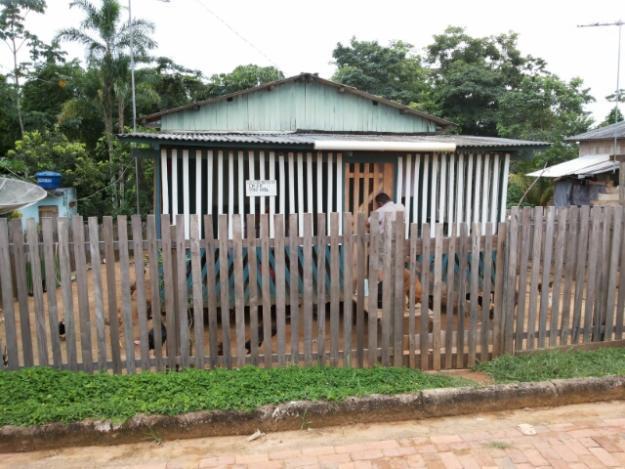 Vende-se esta casa no Bujari