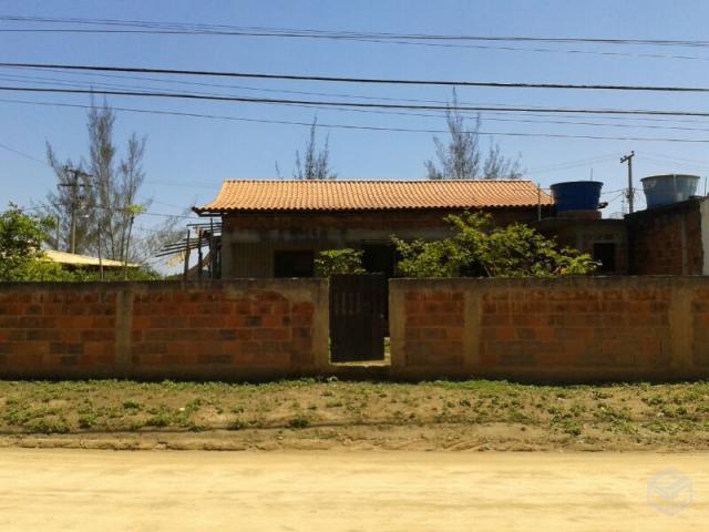 Casa ampla em Araruama, 3 quartos, em fase final