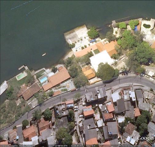 Terreno com acesso ao mar e praia particular