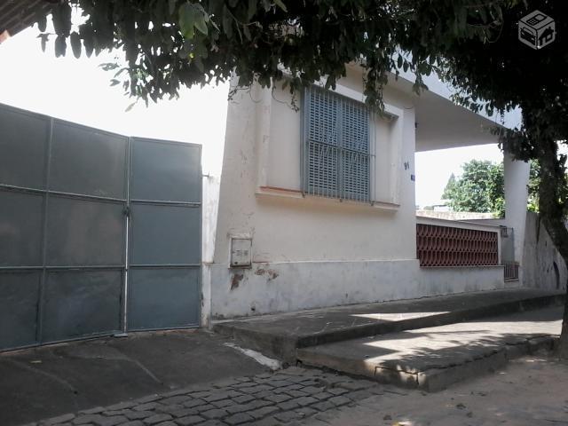 Casa em Santana de Cataguases com enorme quintal