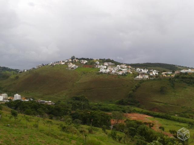 Terreno no Condomínio Via do Sol