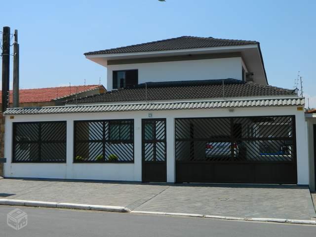 CA0507 - Sobrado com 4 dorm. (sendo 2 suítes)