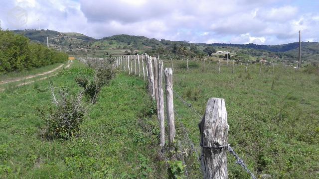 Terreno com 01 hectare na área rural em Gravatá/PE