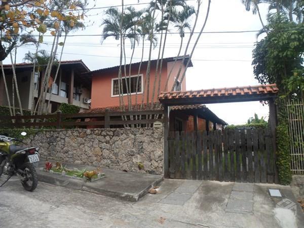 Itacoatiara, bem localizada, 4 Quartos. 2 suítes