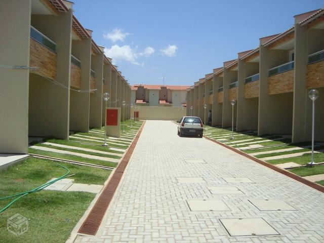 Duplex em condomínio fechado no Castelão