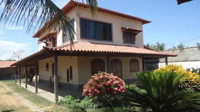 Ótima casa com Piscina em Araruama-Bairro Barbudo
