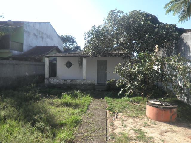 Terreno c/ pequena construção