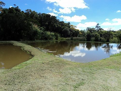 Chácara em Ibiúna com 2 lagos e nascente