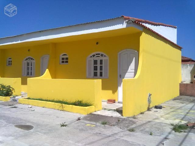 Vila com 3 casas em Iguaba Grande