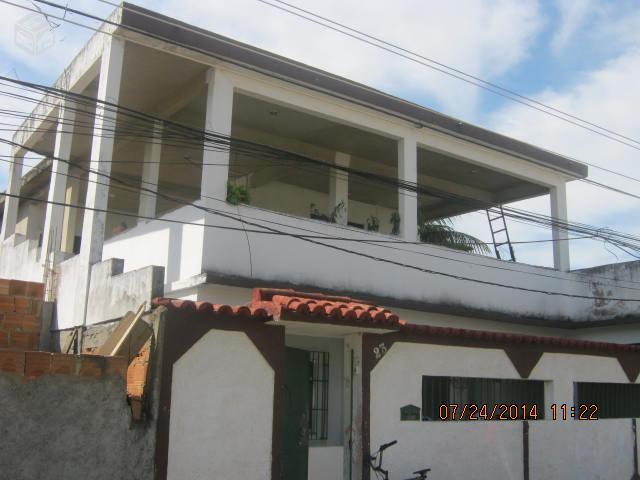 02 casas proximo a estação de Eng. Pedreira-RJ