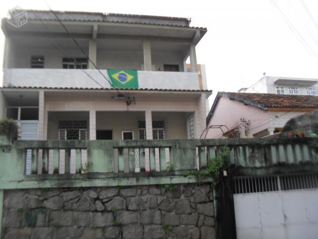 Excelente casa em Rua Fechada na Vila da Penha