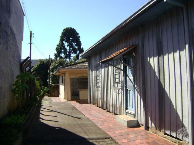 Casa de Madeira Antiga para Retiraro Local