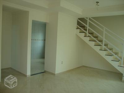 Casa Duplex em condomínio 2 suites Rio das Ostras