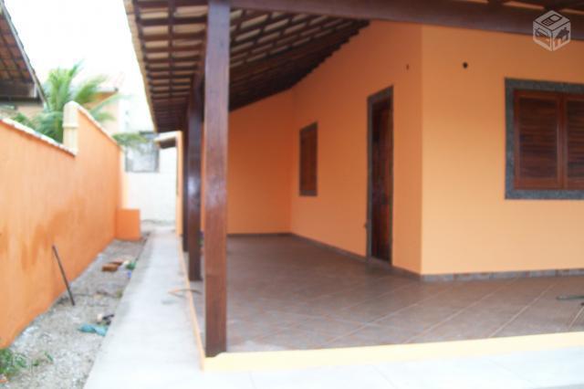 Casa nova com 3 quartos à 30mts da Praia do Vargas