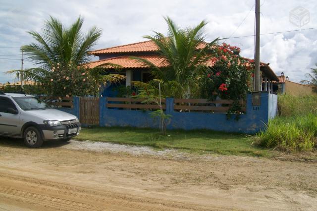 Ótima casa em condomínio, com praia particular