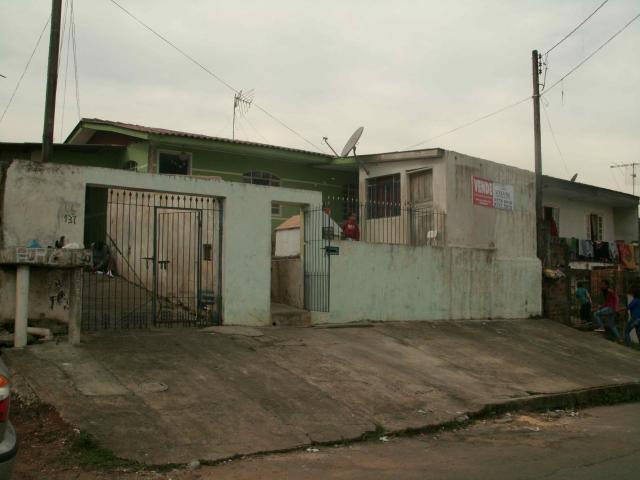 Terreno 12 x 30 com 3 casas no Pinheirinho