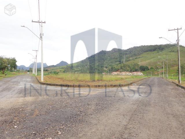 Terreno de esquina com 800m² em Macaé