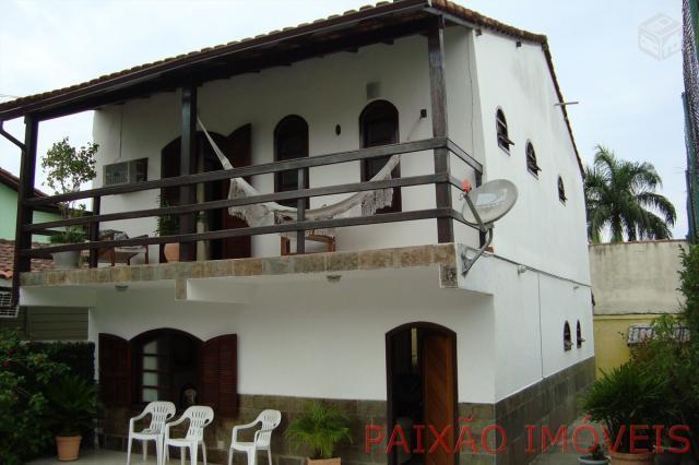 Linda casa duplex estilo colonial em Vargem Grande