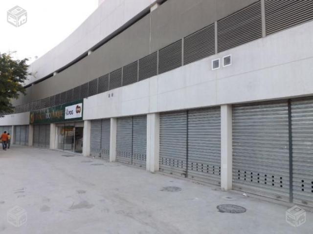 Lojas Comerciais Rede Rio Mall / Av.Suburbana
