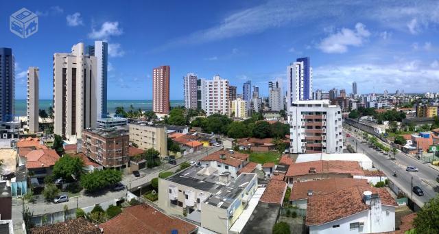 Apartamento com vista para o mar em Candeias