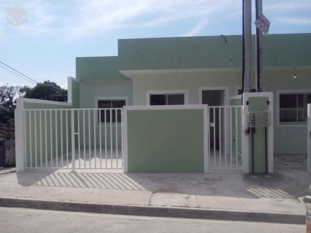 Casa linear em Jd. Laranjeiras 2 qts e garagem