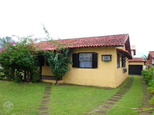 Ótima casa no Coqueiral