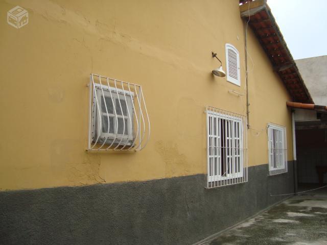 Casa localizada a 20 metros a av. saquarema