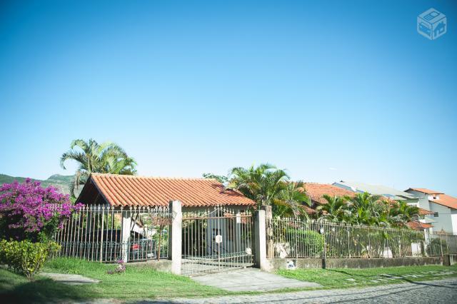 Casa duplex em Itaipu com 3 quartos sendo 1 suites