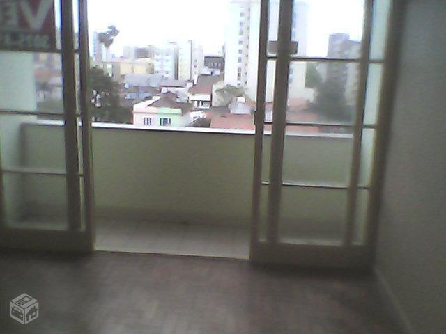 Apartamento dois dormitorios central