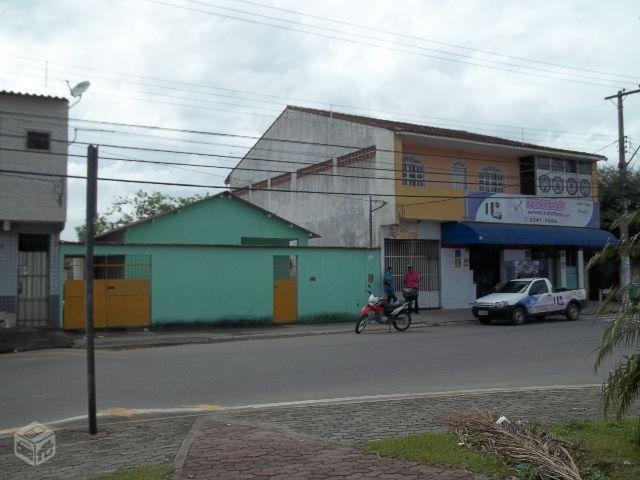 Casa na avenida Otima para ponto comercial