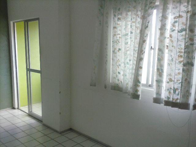 Apt,2Qts,70Mts(Prox:Avenida)Candeias,Só a Vista