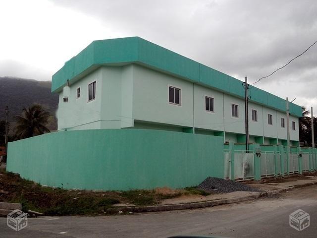 Duplex em Cabuçu, 2 qts, 2 banheiros e garagem