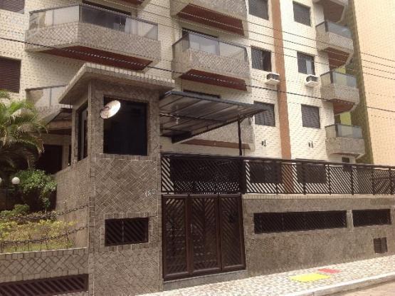 Apartamento espaçoso p/ carnaval a 90mt do mar