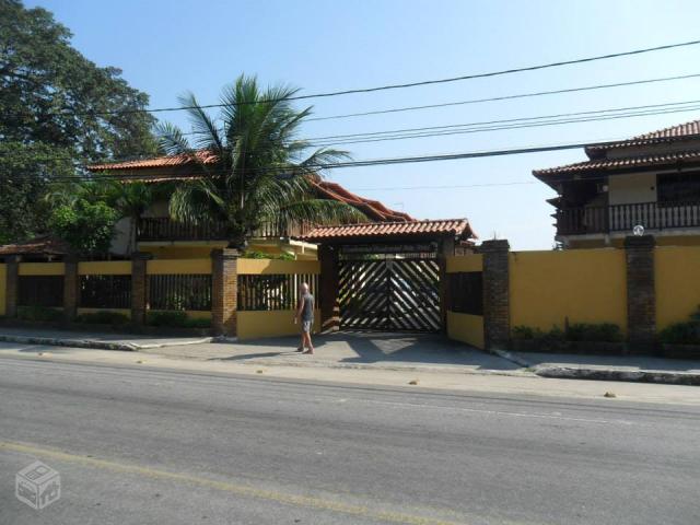 Casa em condomínio na beira na Lagoa