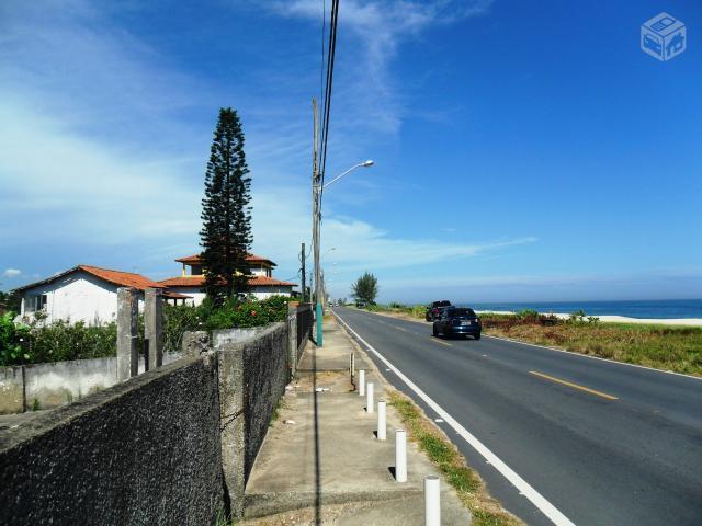 Terreno com 900 m² em frente a praia